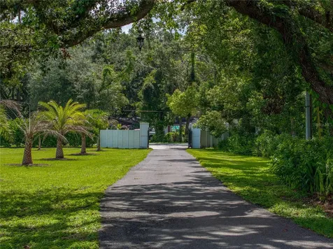 7427 20th Street Zephyrhills FL 33540