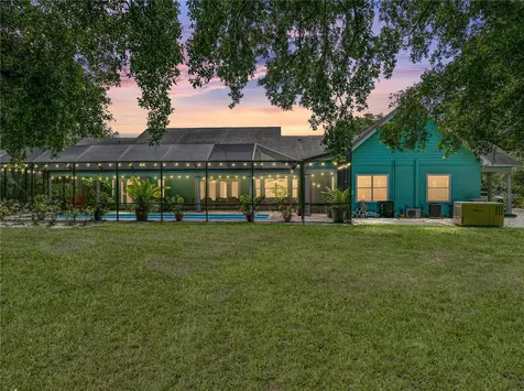 7427 20th Street Zephyrhills FL 33540