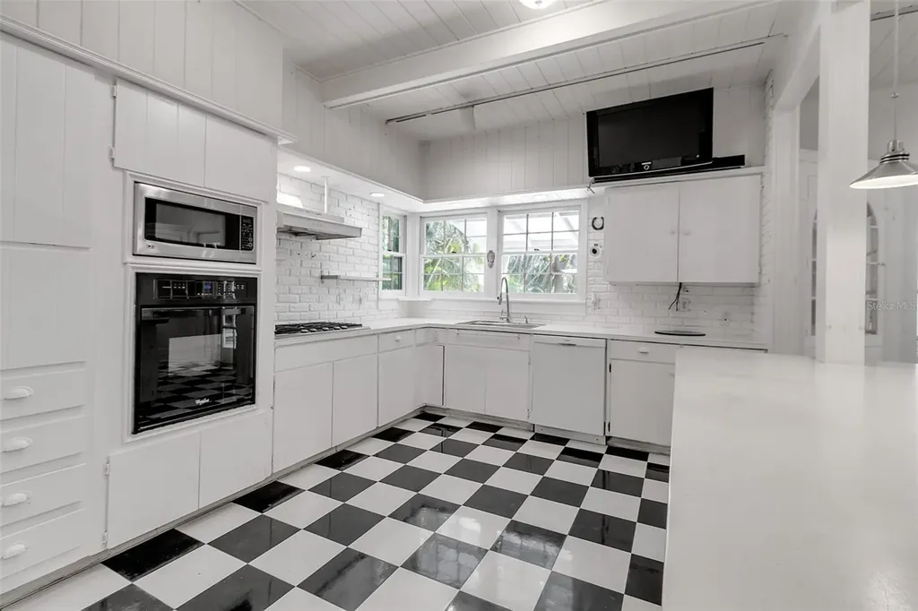 259 S Polk Drive Sarasota FL 34236