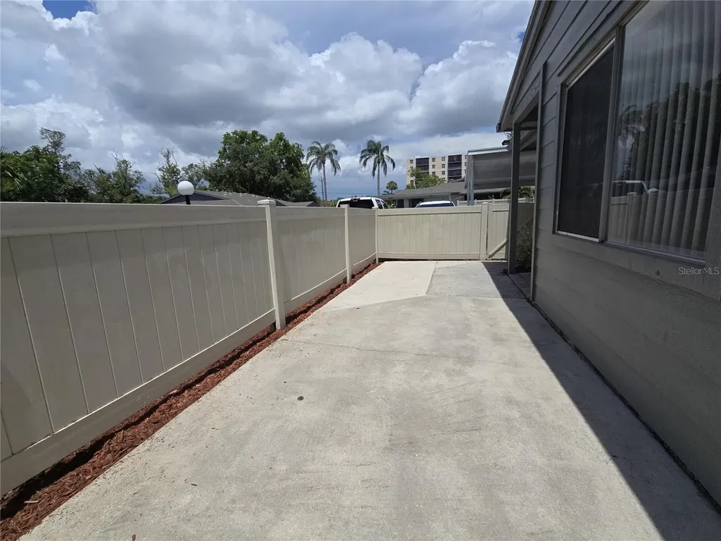 2606 29th Ave W Bradenton FL 34205
