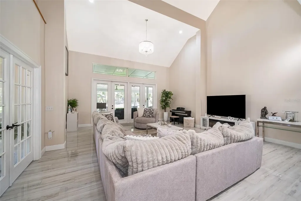 17550 County Road 455 Montverde FL 34756