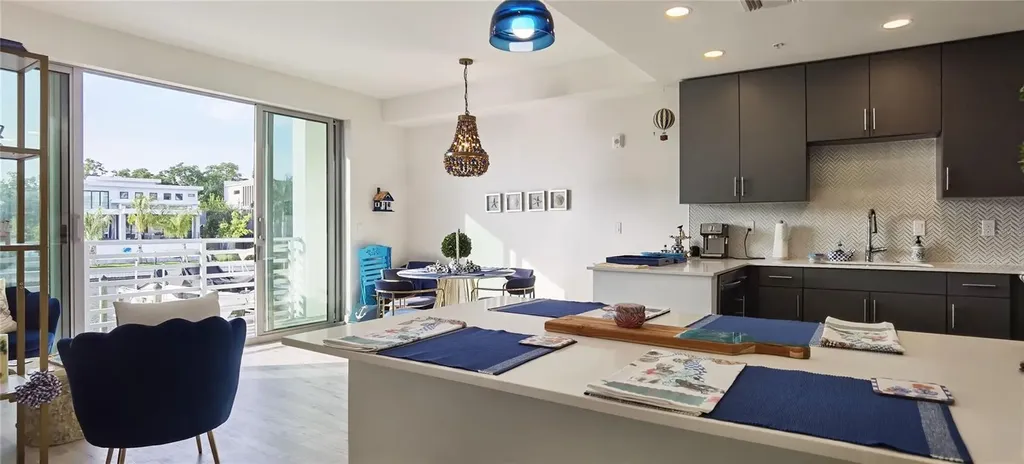 1709 N Tamiami Trail Sarasota FL 34234