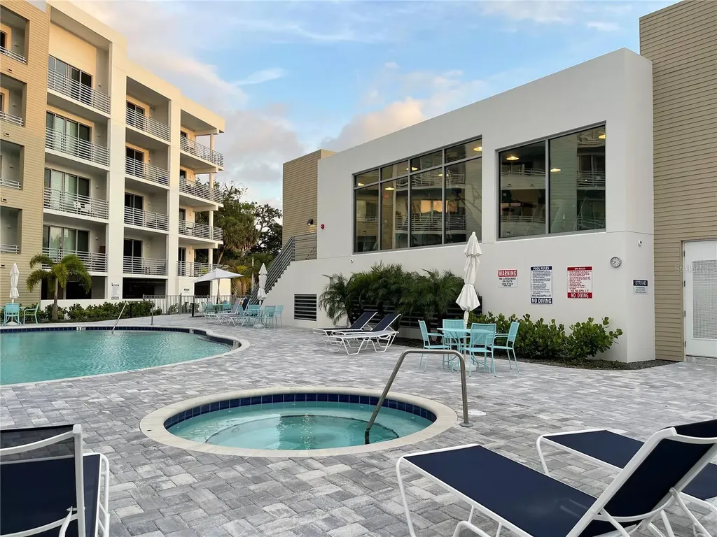 1709 N Tamiami Trail Sarasota FL 34234