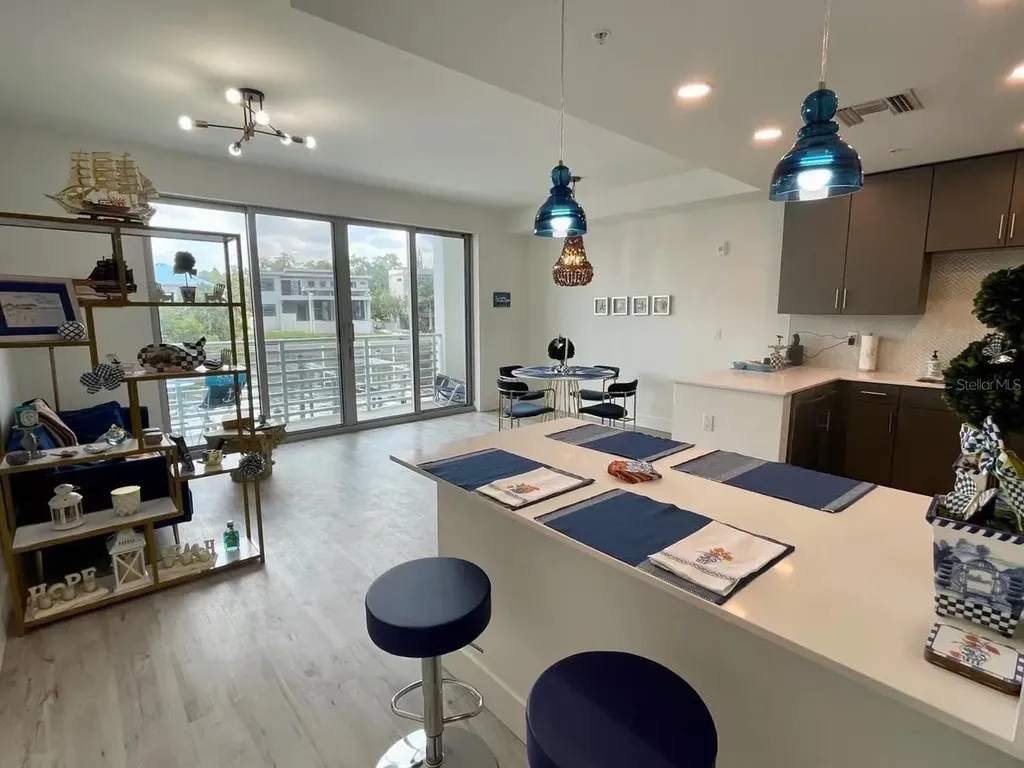 1709 N Tamiami Trail Sarasota FL 34234