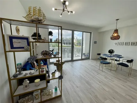1709 N Tamiami Trail Sarasota FL 34234