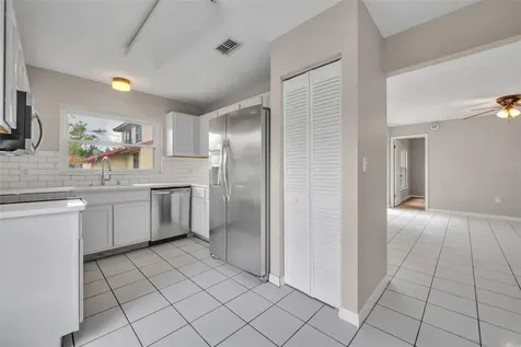 557 Hunter Circle Kissimmee FL 34758