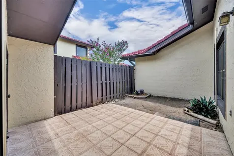 557 Hunter Circle Kissimmee FL 34758