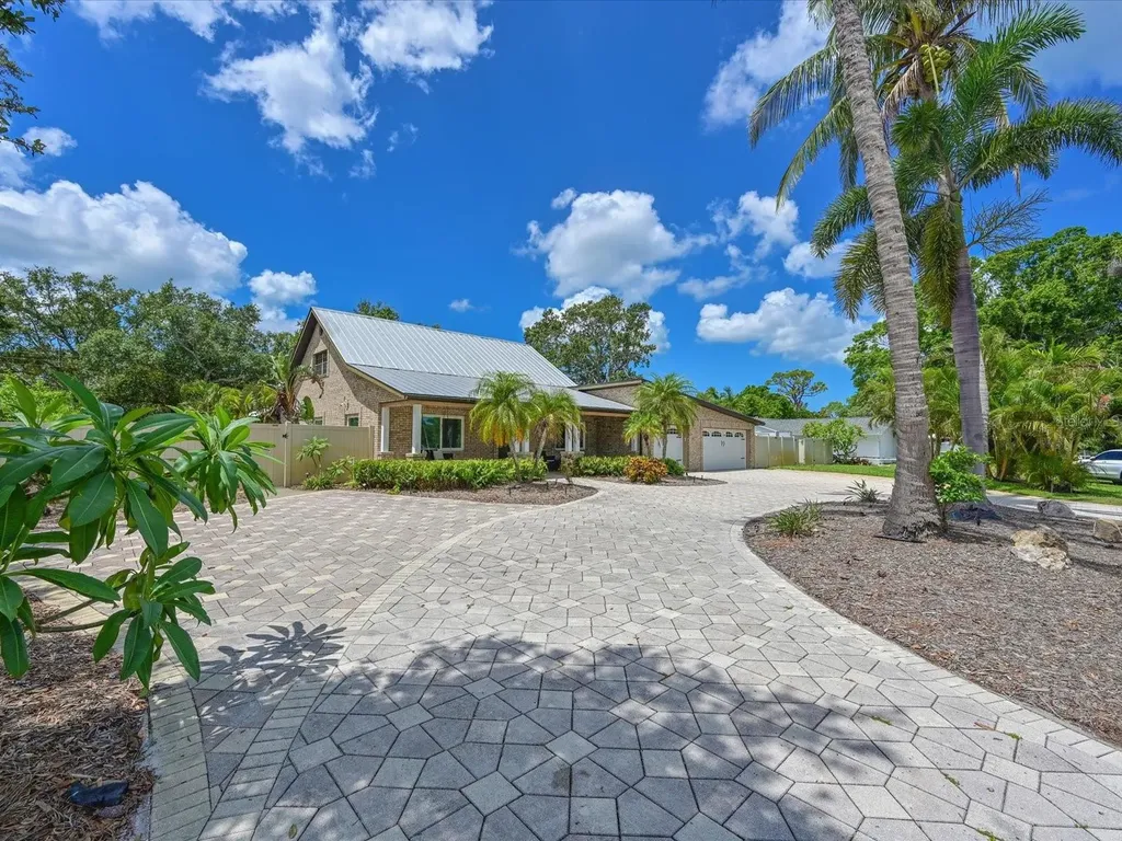 7615 Alhambra Drive Bradenton FL 34209