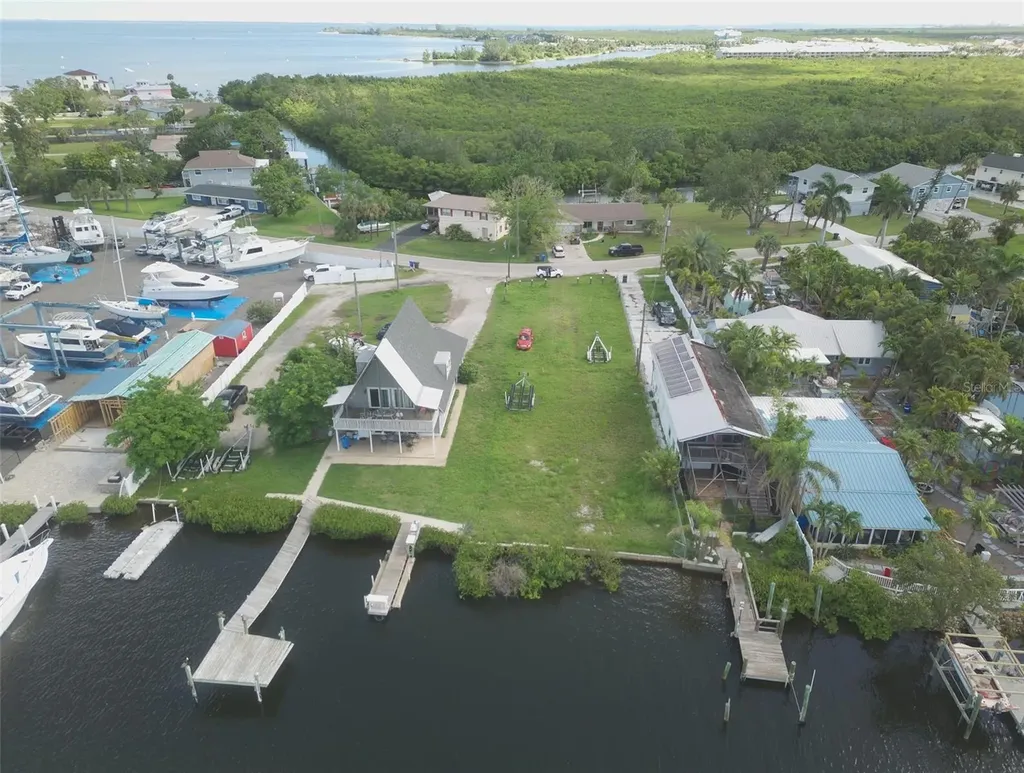 3322 W Shell Point Road Ruskin FL 33570