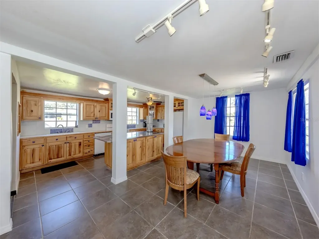 305 Chauncey Avenue Bradenton FL 34208