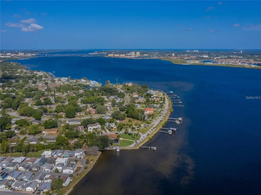 305 Chauncey Avenue Bradenton FL 34208