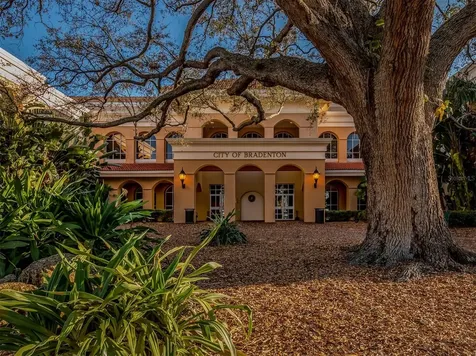 305 Chauncey Avenue Bradenton FL 34208