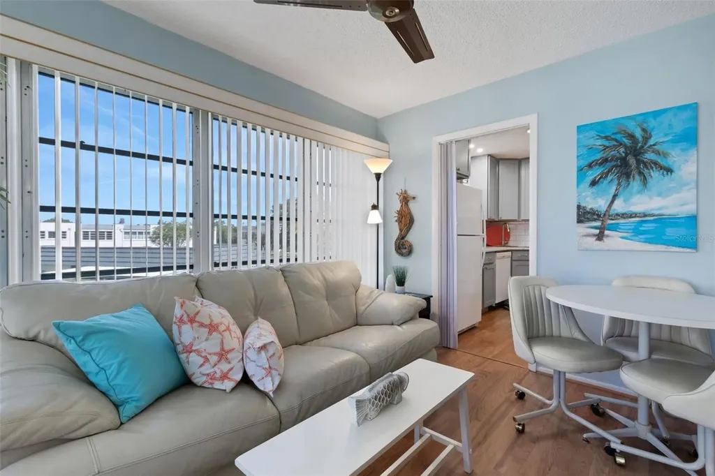 221 Fernwood Circle Seminole FL 33777