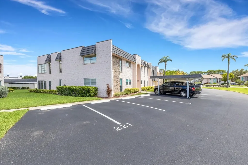 221 Fernwood Circle Seminole FL 33777