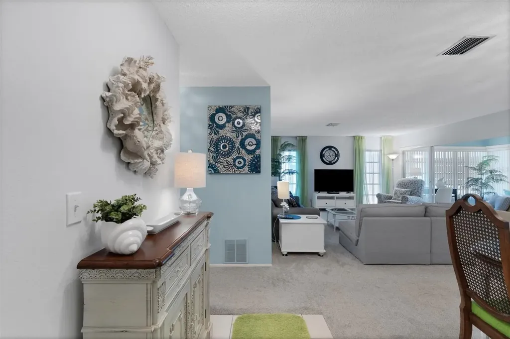 221 Fernwood Circle Seminole FL 33777