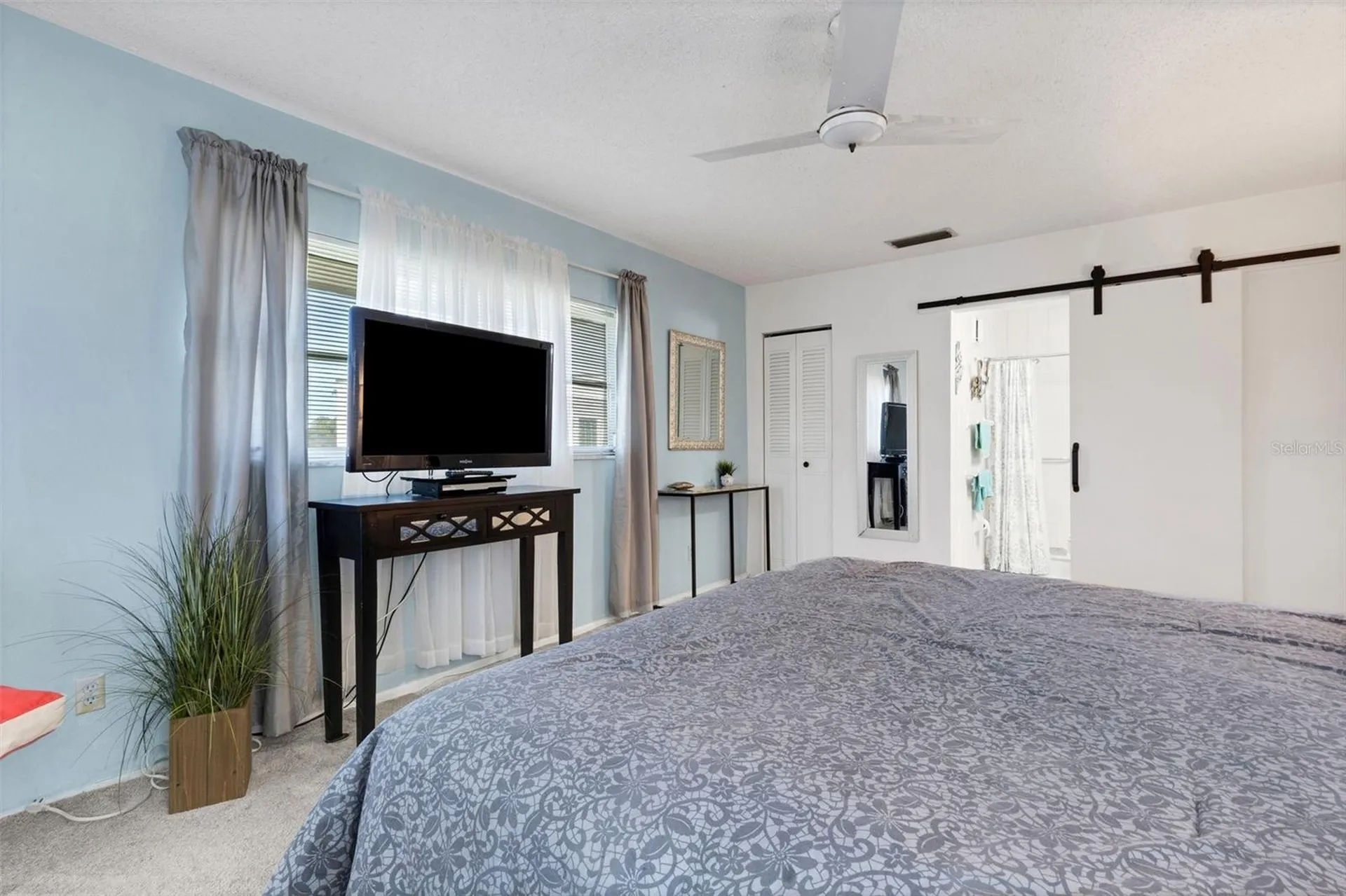 221 Fernwood Circle Seminole FL 33777