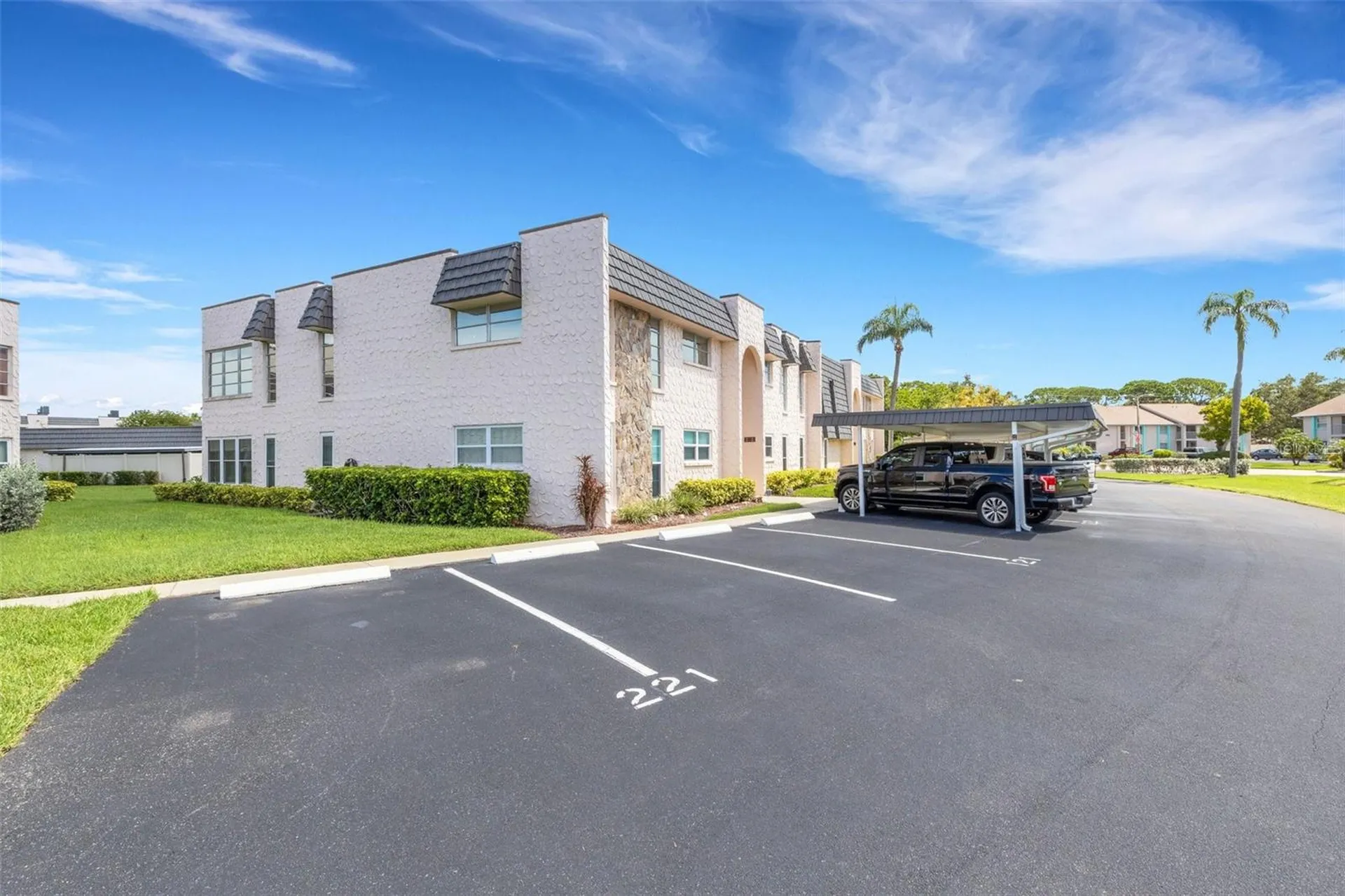 221 Fernwood Circle Seminole FL 33777