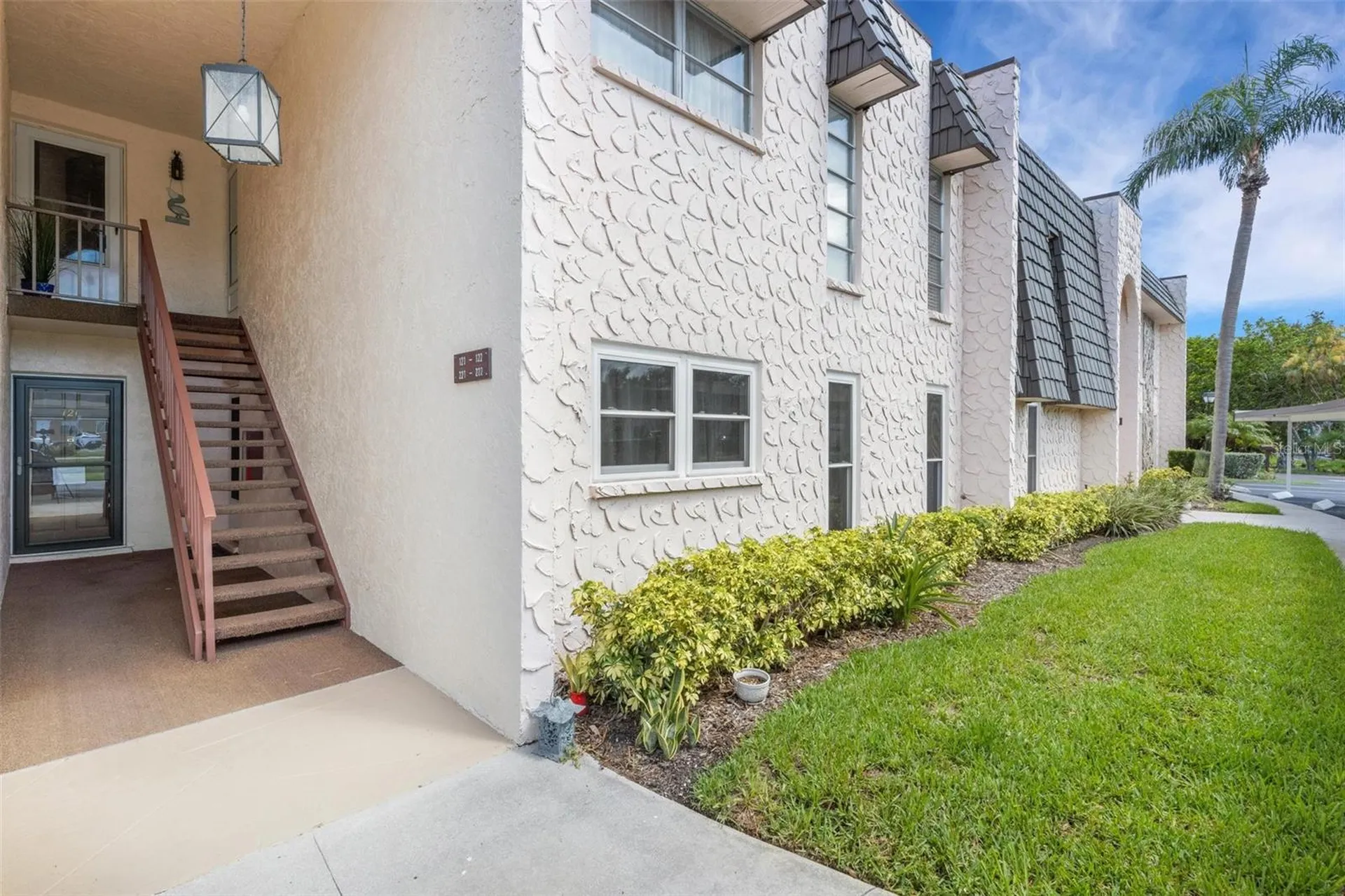 221 Fernwood Circle Seminole FL 33777