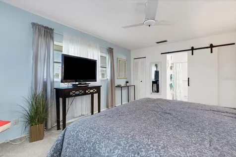 221 Fernwood Circle Seminole FL 33777