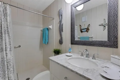 221 Fernwood Circle Seminole FL 33777