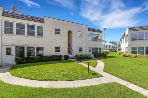 221 Fernwood Circle Seminole FL 33777