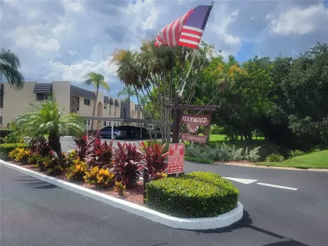 221 Fernwood Circle Seminole FL 33777