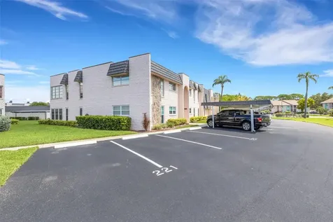 221 Fernwood Circle Seminole FL 33777