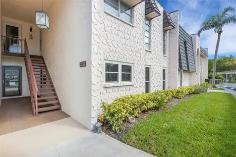 221 Fernwood Circle Seminole FL 33777