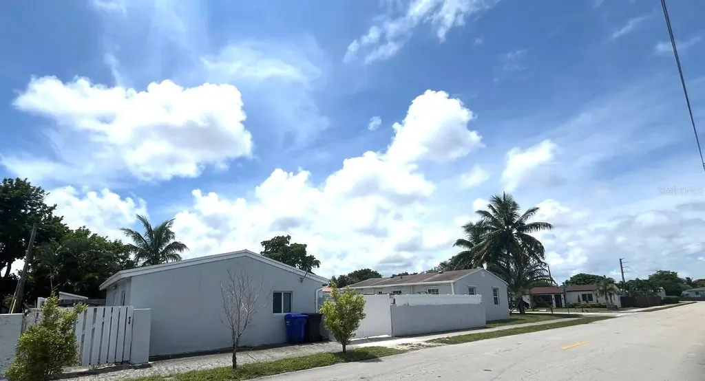 2402 Rodman Street Hollywood FL 33020