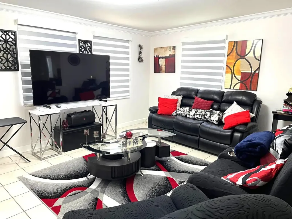 2402 Rodman Street Hollywood FL 33020