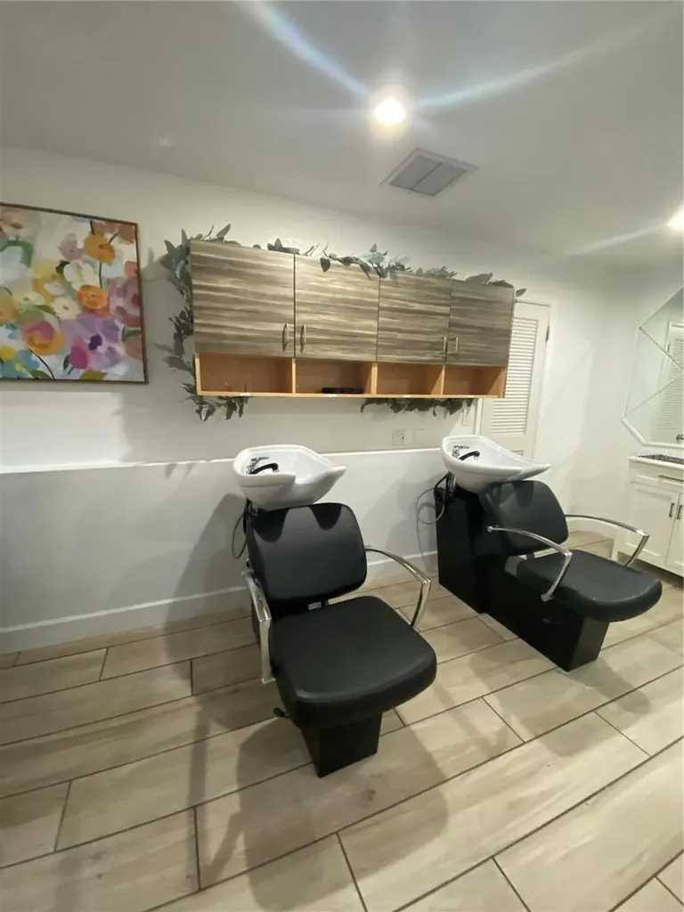25 W College Avenue Ruskin FL 33570