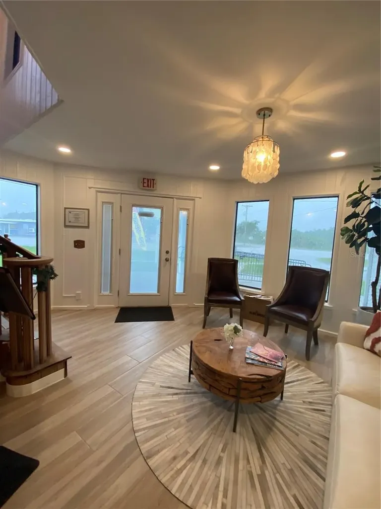 25 W College Avenue Ruskin FL 33570