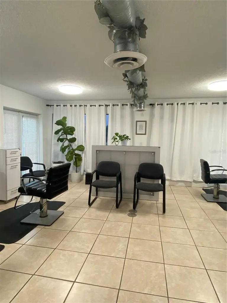 25 W College Avenue Ruskin FL 33570