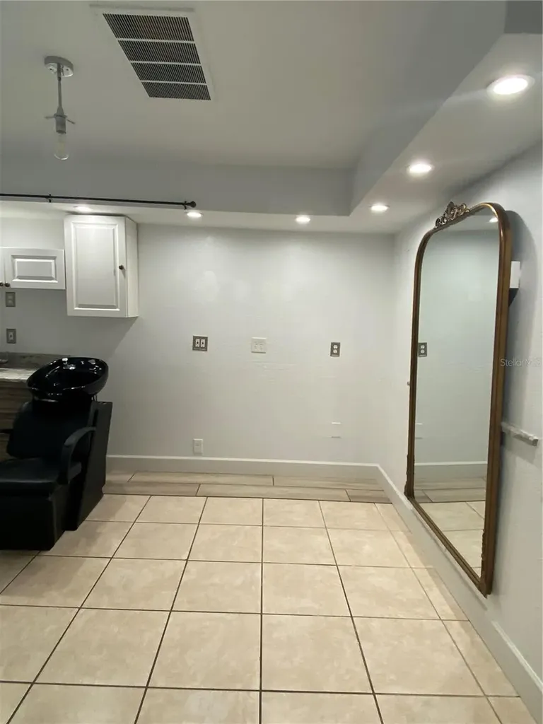25 W College Avenue Ruskin FL 33570