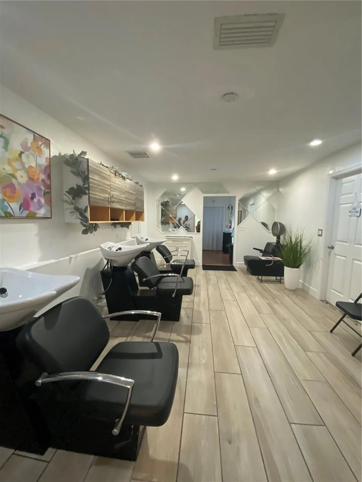 25 W College Avenue Ruskin FL 33570