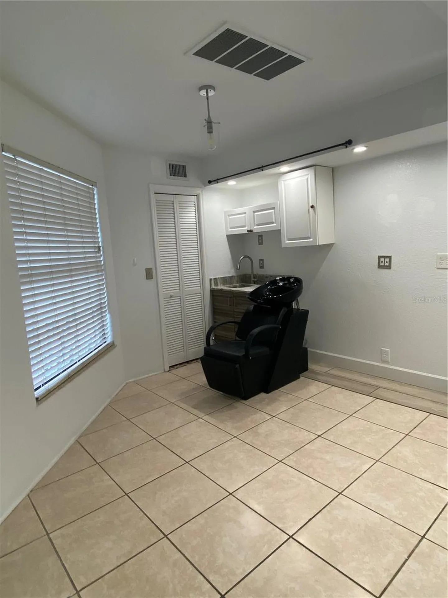 25 W College Avenue Ruskin FL 33570