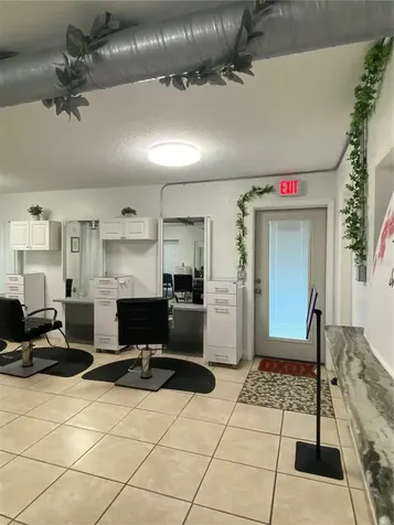 25 W College Avenue Ruskin FL 33570