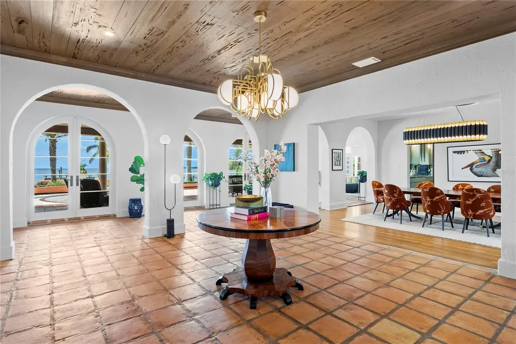 501 Brightwaters Boulevard NE St Petersburg FL 33704