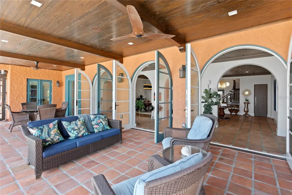 501 Brightwaters Boulevard NE St Petersburg FL 33704