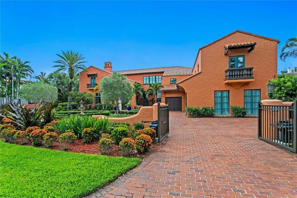 501 Brightwaters Boulevard NE St Petersburg FL 33704