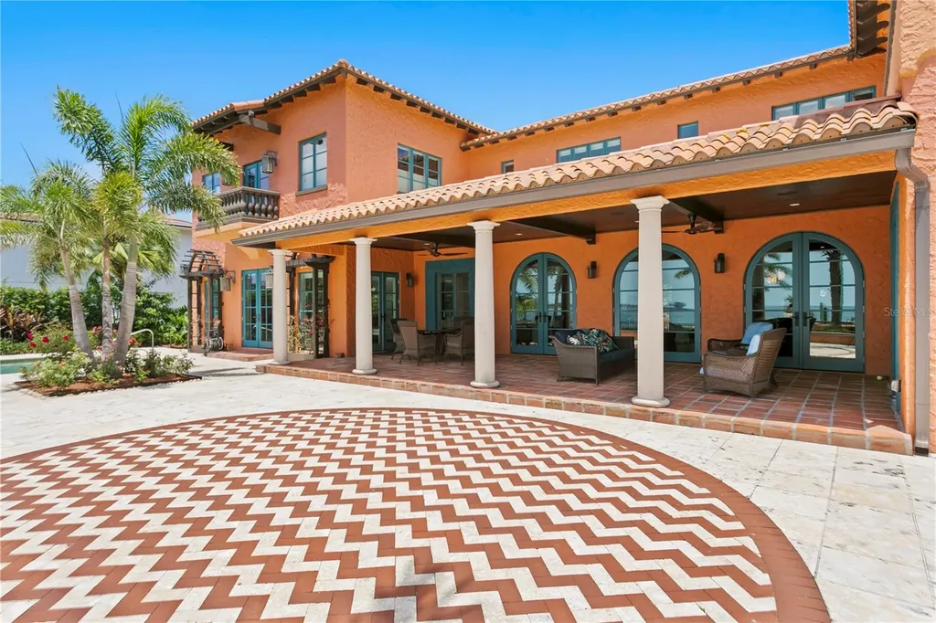 501 Brightwaters Boulevard NE St Petersburg FL 33704
