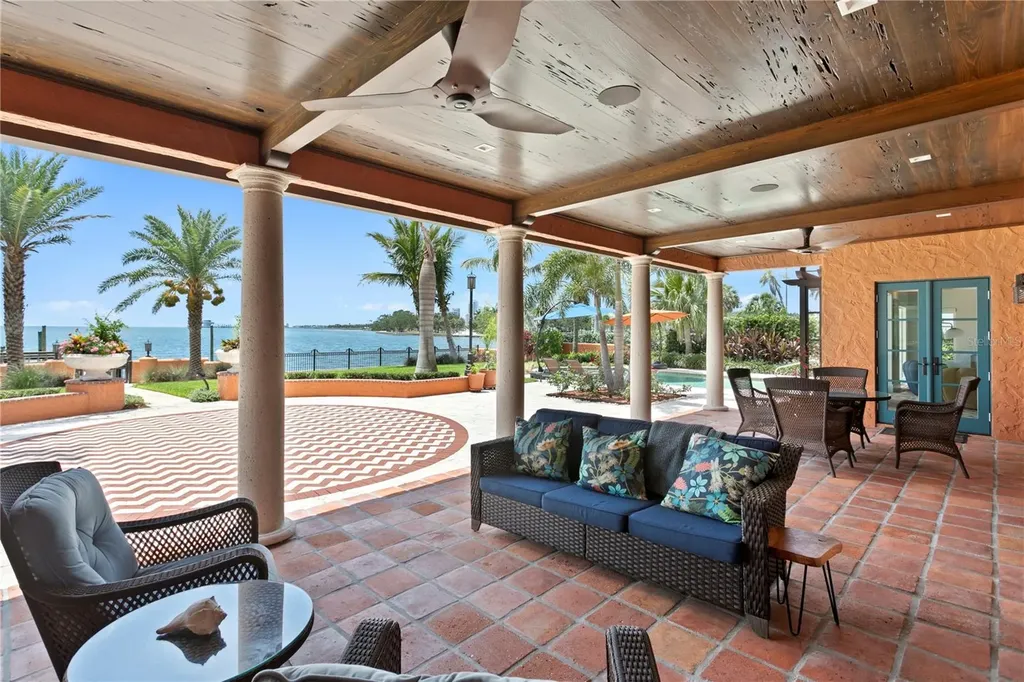 501 Brightwaters Boulevard NE St Petersburg FL 33704
