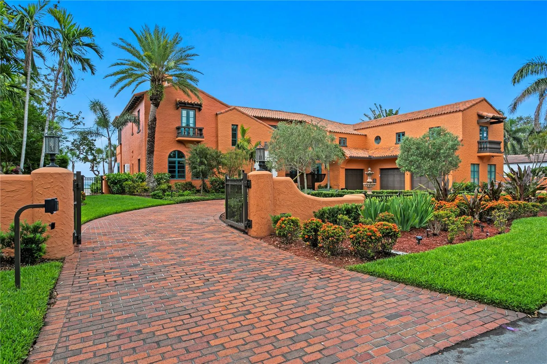501 Brightwaters Boulevard NE St Petersburg FL 33704