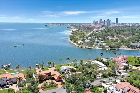 501 Brightwaters Boulevard NE St Petersburg FL 33704