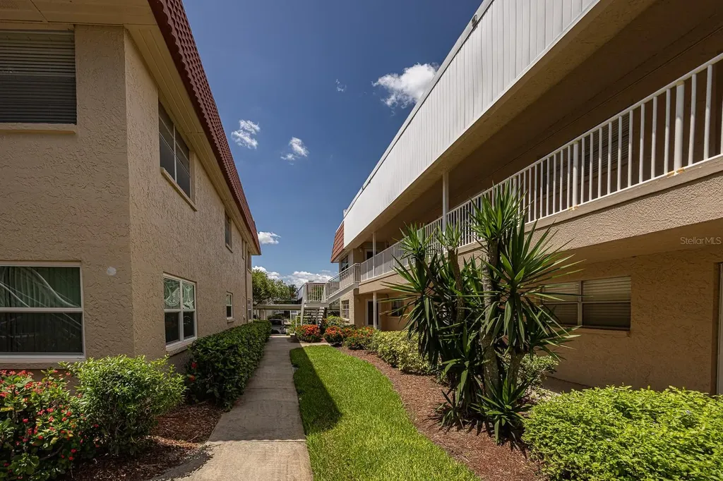 10037 62nd Terrace N St Petersburg FL 33708