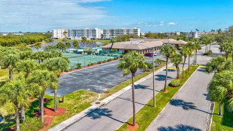 10037 62nd Terrace N St Petersburg FL 33708