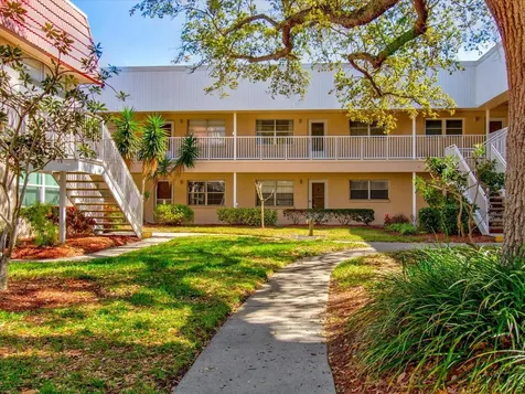 10037 62nd Terrace N St Petersburg FL 33708