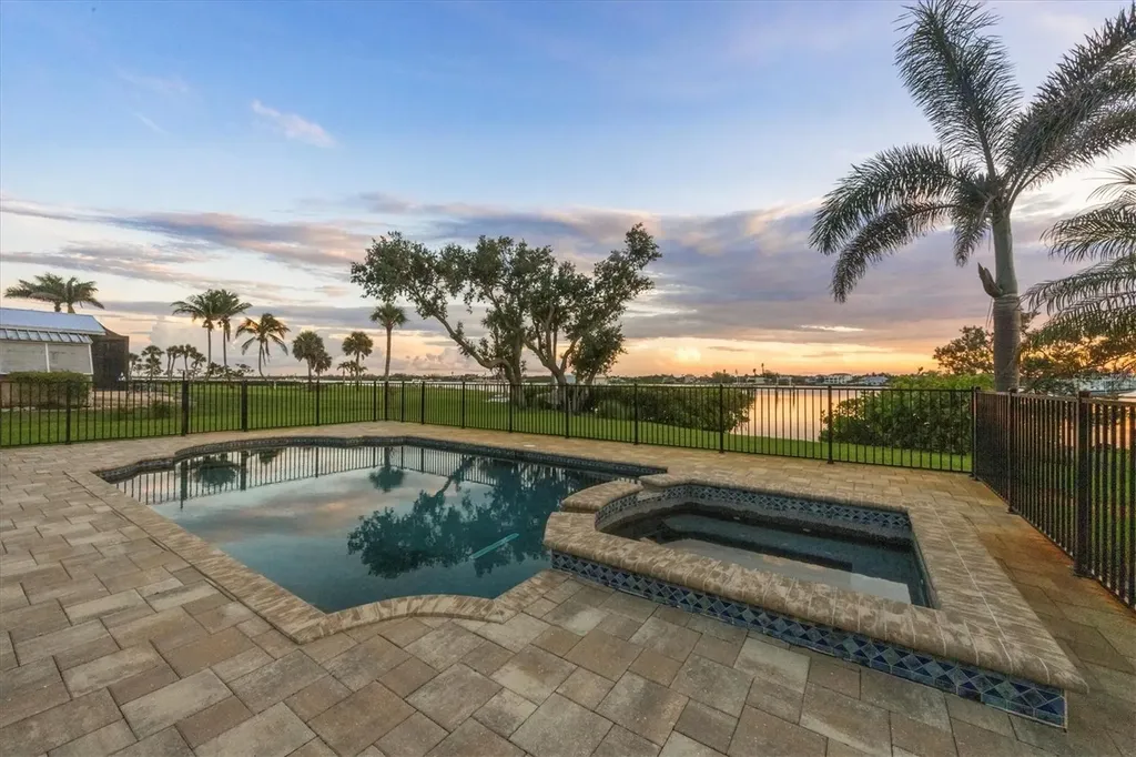 1784 Bayshore Drive Englewood FL 34223