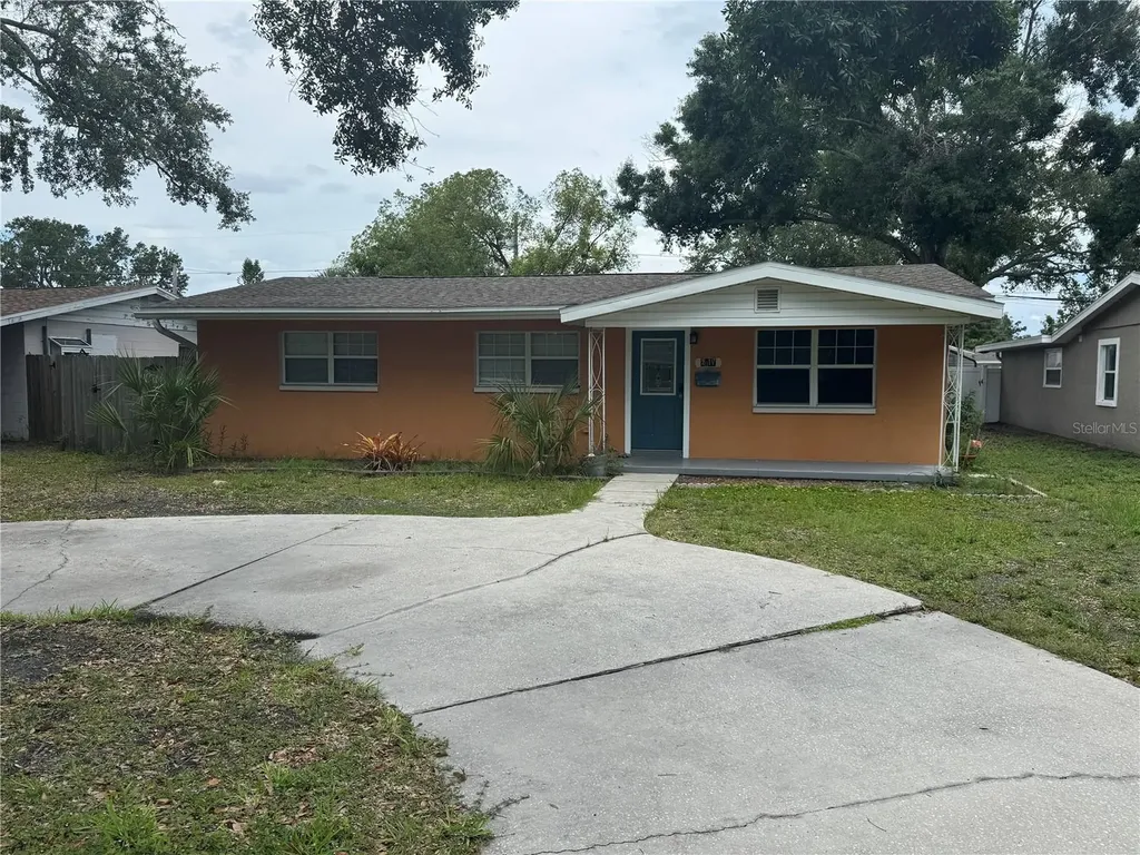 217 43rd Avenue NE St Petersburg FL 33703