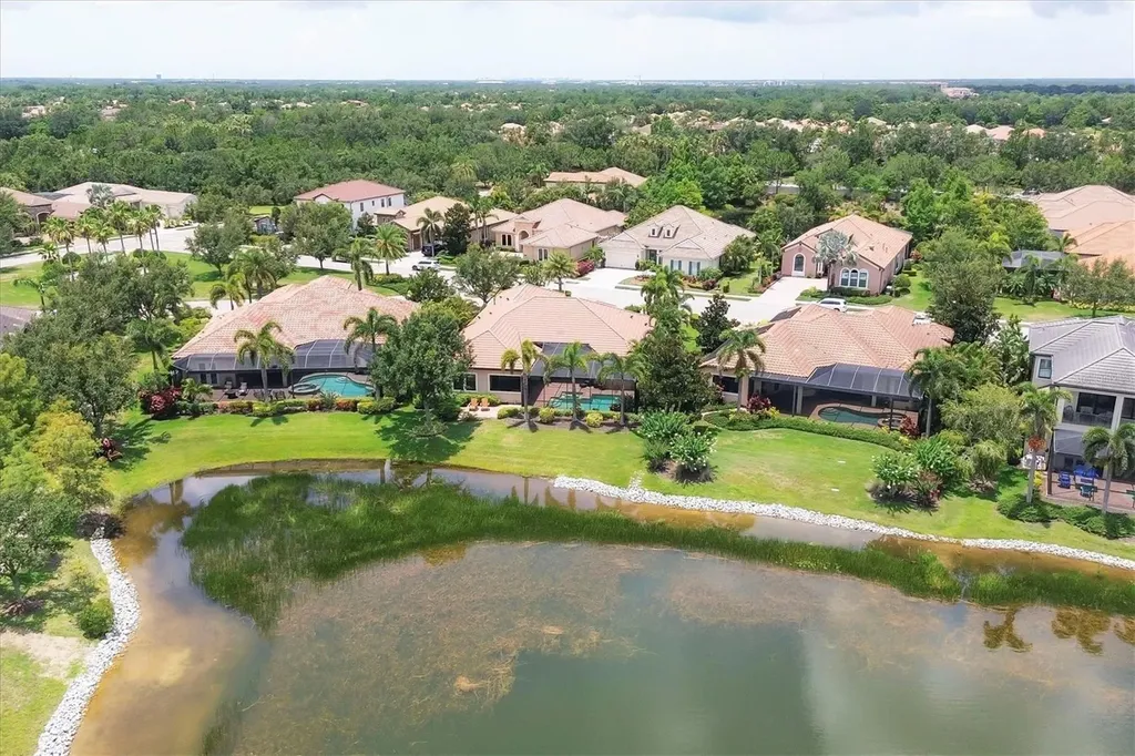 7605 Haddington Cove Lakewood Ranch FL 34202